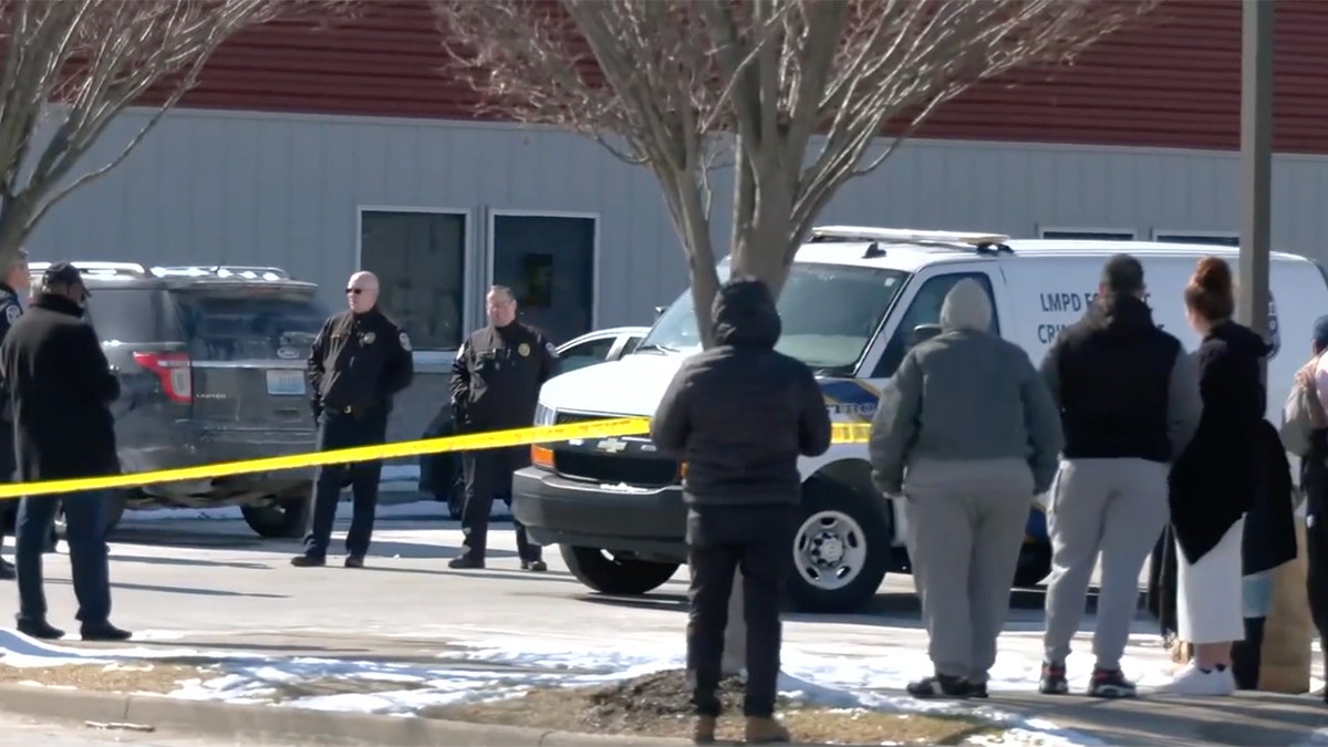 Shooting outside Kentucky driver's license office