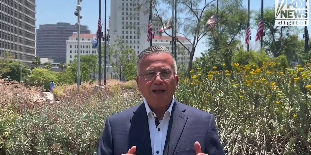 Former LAPD detective says Mayor Karen Bass was ‘too late’ in calling for law and order, urges solution to riots | Fox News Video