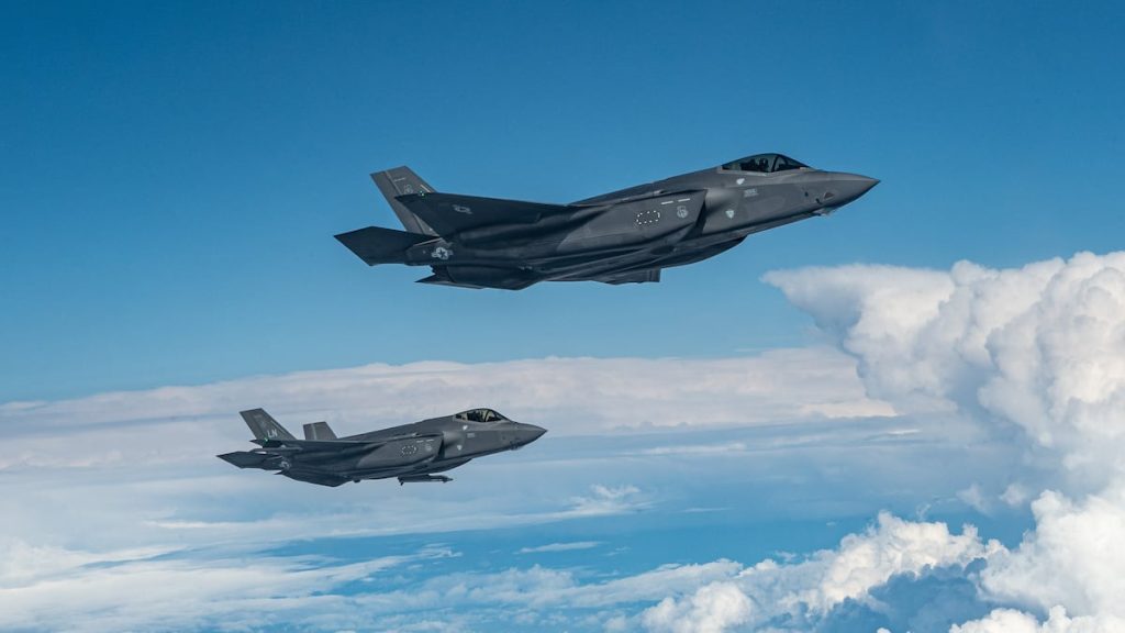 Pentagon awards contract for newest F-35s Pentagon awards contract for newest F-35s