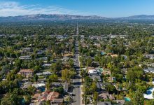 Residents in exclusive enclave demand Dem mayor act on crime surge