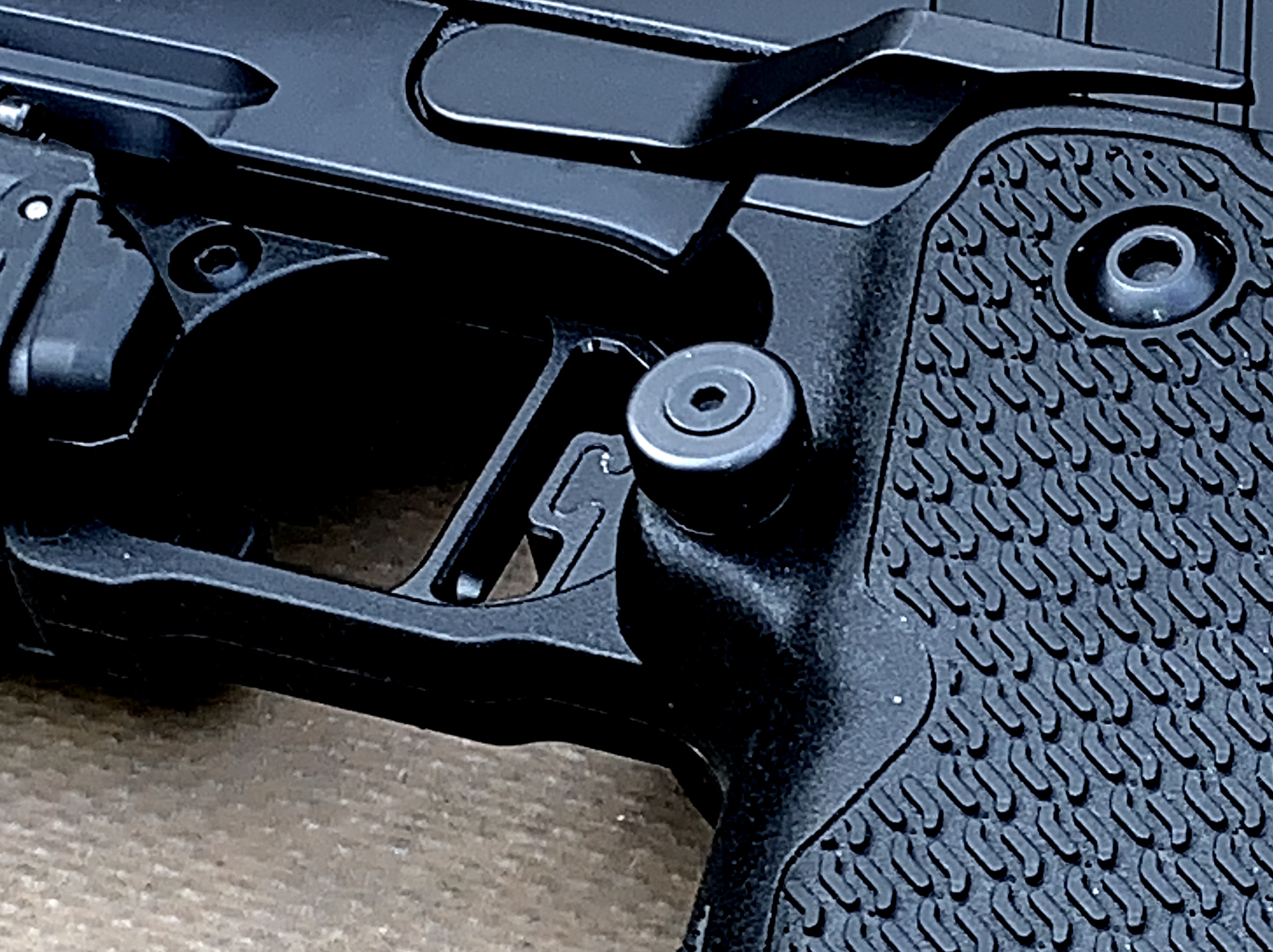 MAC-9-DS-Duty-controls-2 MAC-9-DS-Duty-controls-2