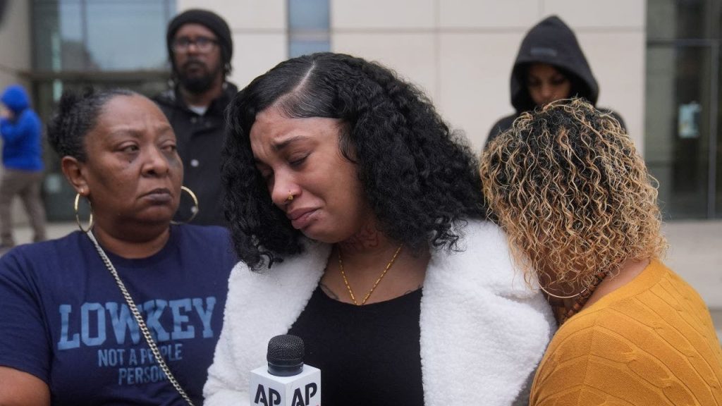 Manhunt continues for ‘multiple shooters’ who killed 4 at toddler’s birthday party as FBI offers K reward Manhunt continues for ‘multiple shooters’ who killed 4 at toddler’s birthday party as FBI offers K reward