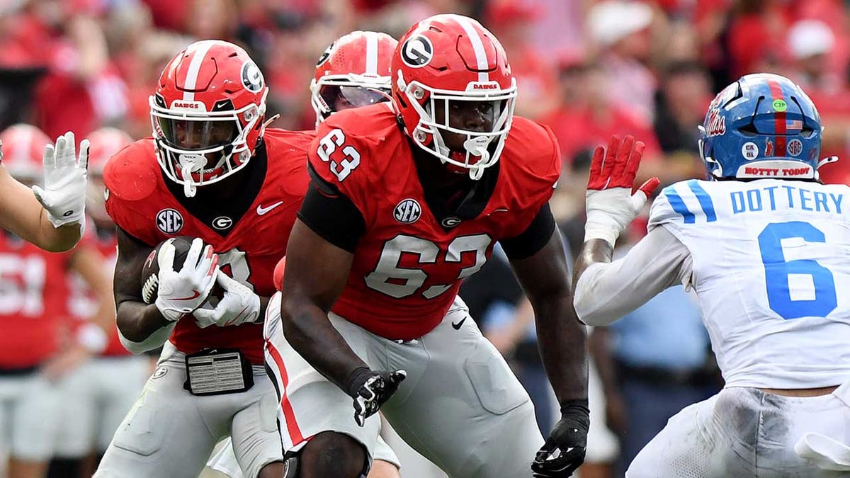 Dontrell Glover blocks