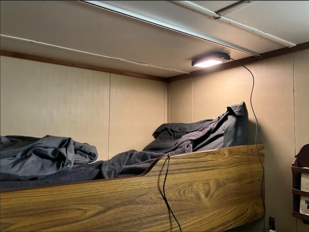 ‘Light recipes’ tested to combat sailor fatigue at sea ‘Light recipes’ tested to combat sailor fatigue at sea