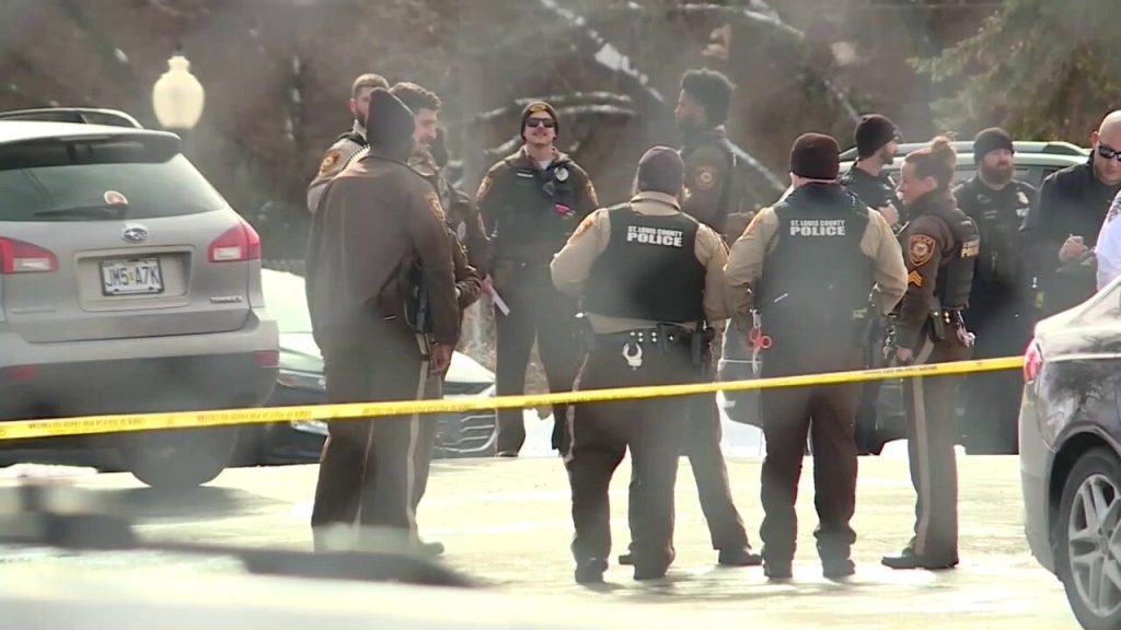 Multiple people injured after gunfire erupts at funeral home during teen’s service with hundreds in attendance Multiple people injured after gunfire erupts at funeral home during teen’s service with hundreds in attendance