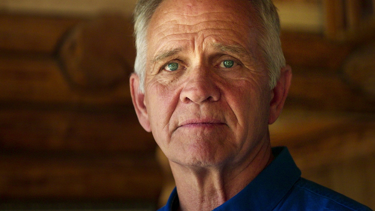 A close-up of Elizabeth Smart's father.