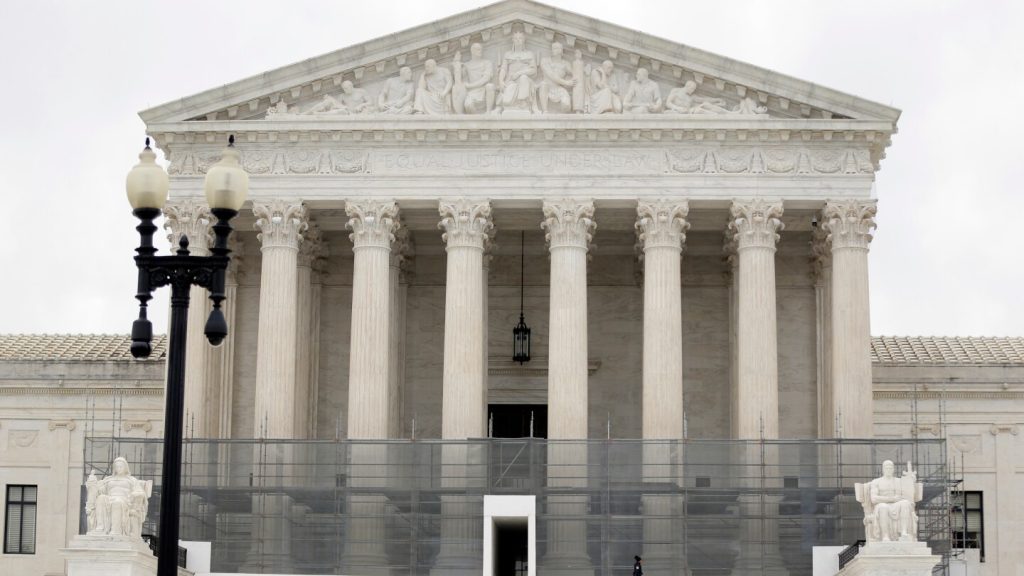 Supreme Court may strike down Hawaii restrictions on carrying guns