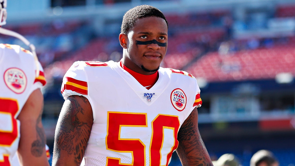 Darron Lee looks on field