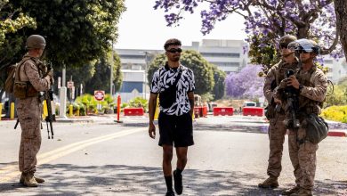 Marines temporarily detain man while guarding LA federal building