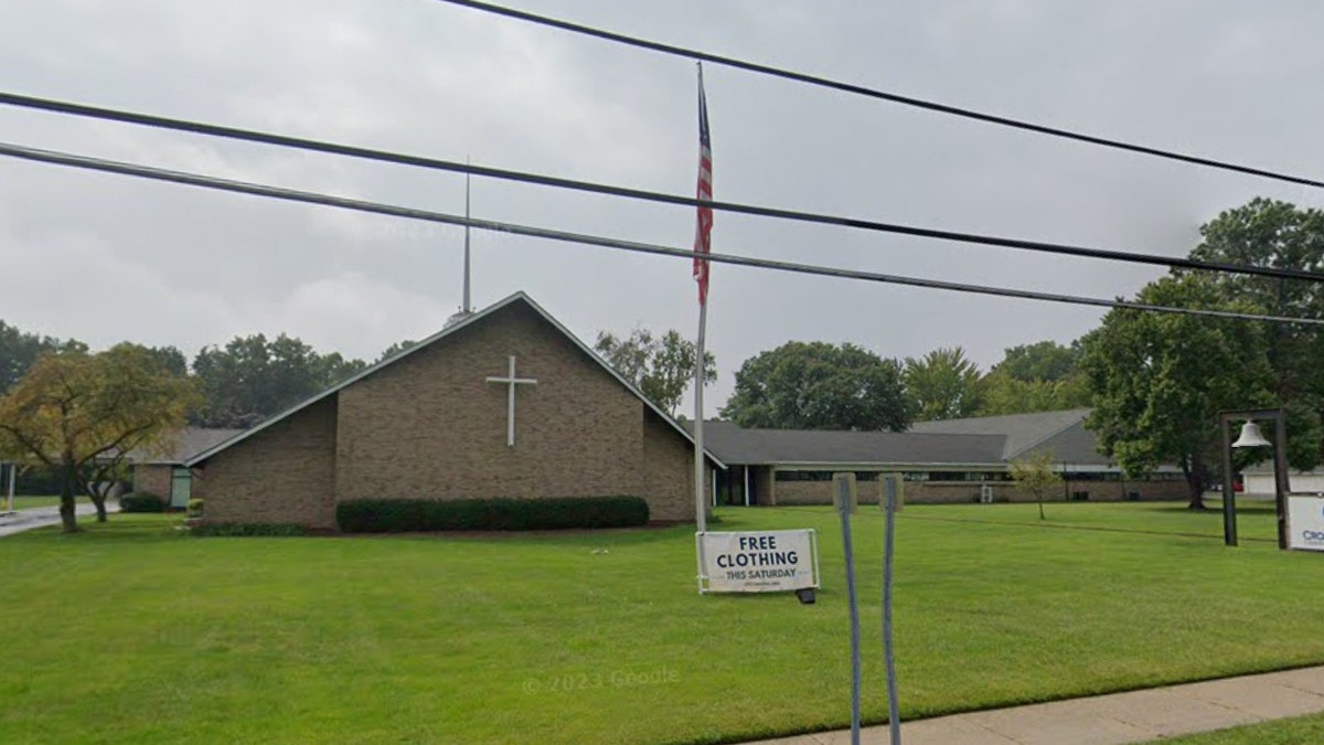 Crosspointe church michigan outside