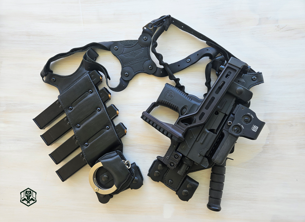 custom leather shoulder holster rig featuring the IWI Uzi Pro