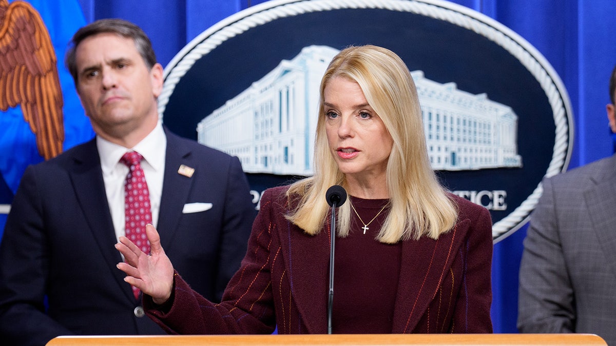 Pam Bondi, Todd Blanche