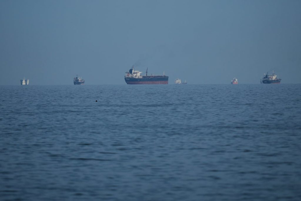 The ‘simple maneuver’ of opening Hormuz strait carries great risks, analysts say