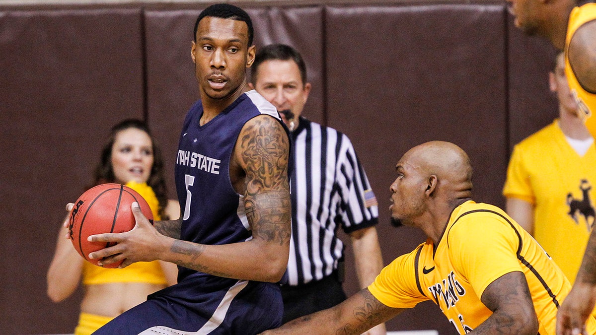 Jarred Shaw backs down opponent