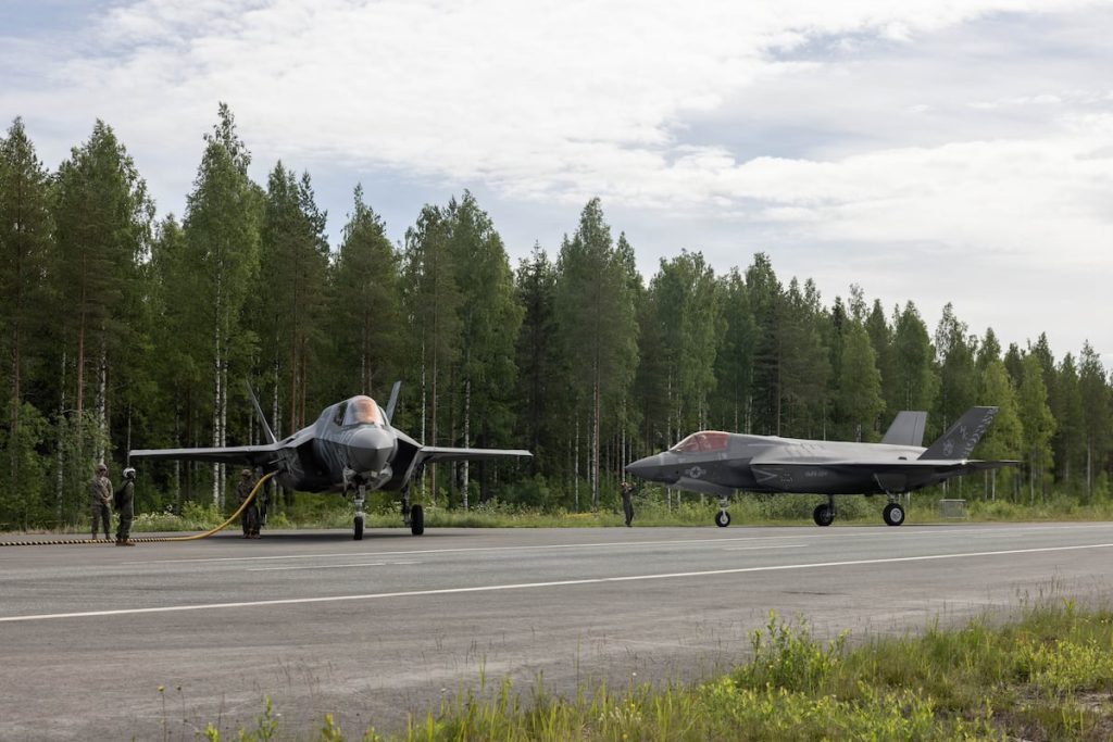 Highway patrol: US Marine F-35s conduct flight operations on Finnish roads