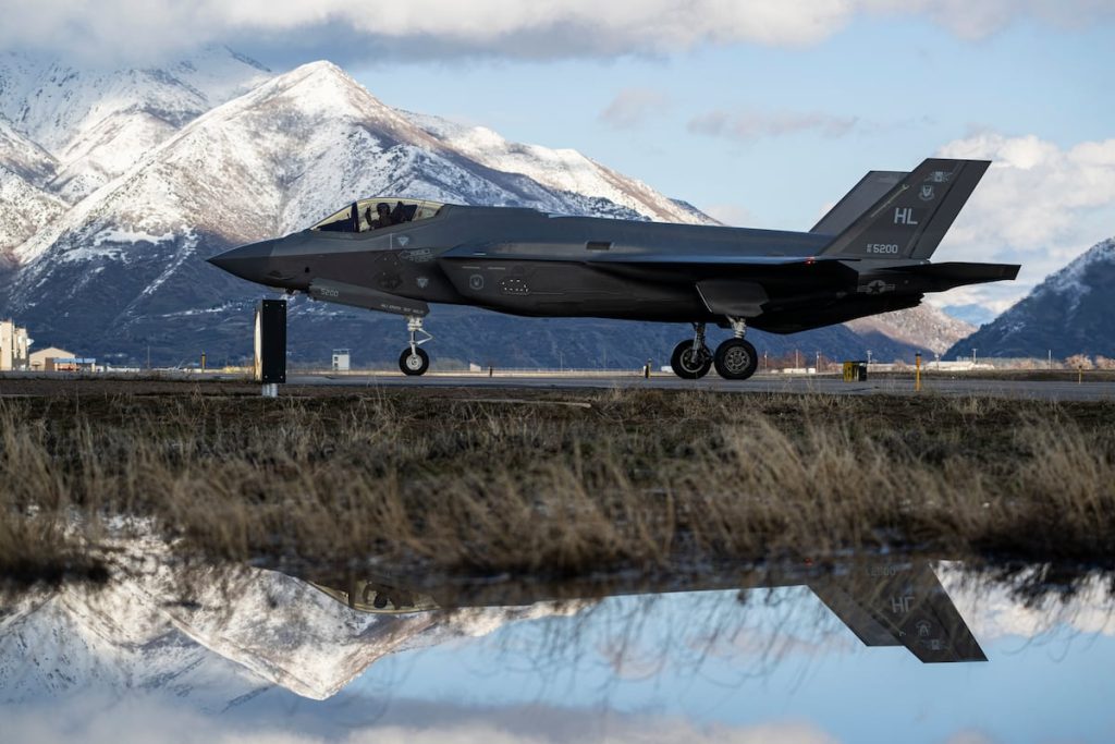Only 1 in 4 F-35s is fully mission capable, GAO finds Only 1 in 4 F-35s is fully mission capable, GAO finds